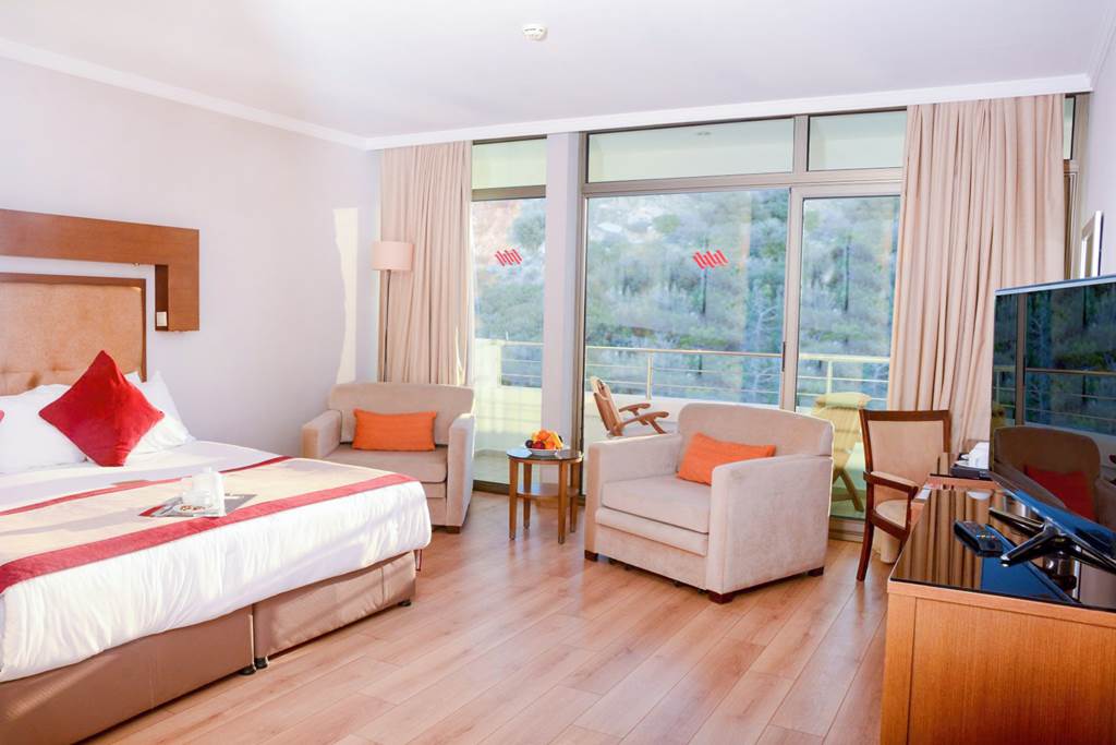 ADB_78376_KoruMar_Deluxe_Hotel_1120_02.jpg