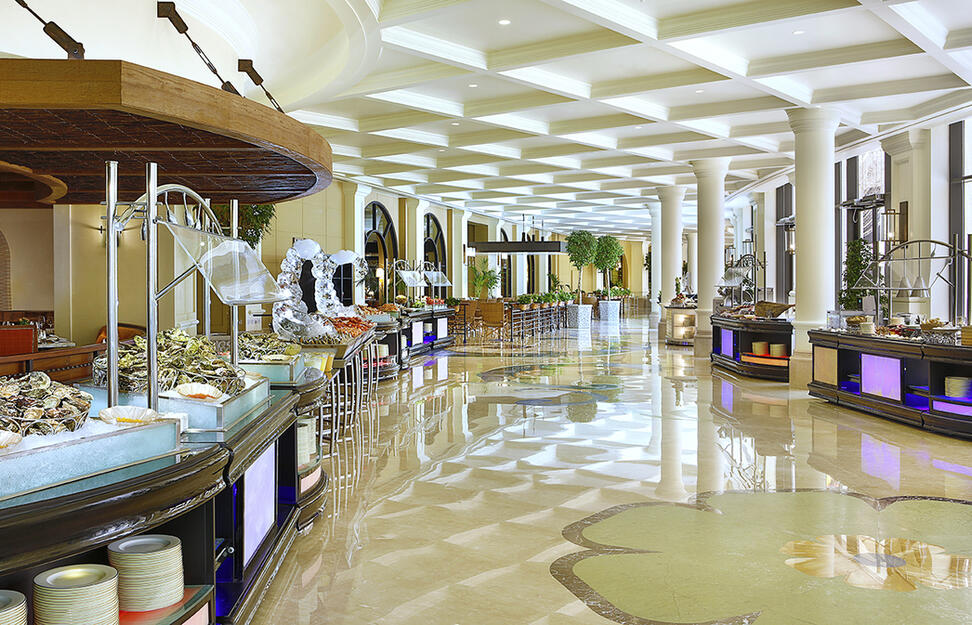 Ritz-Carlton-Abu-Dhabi-Grand-Canal-8.jpg