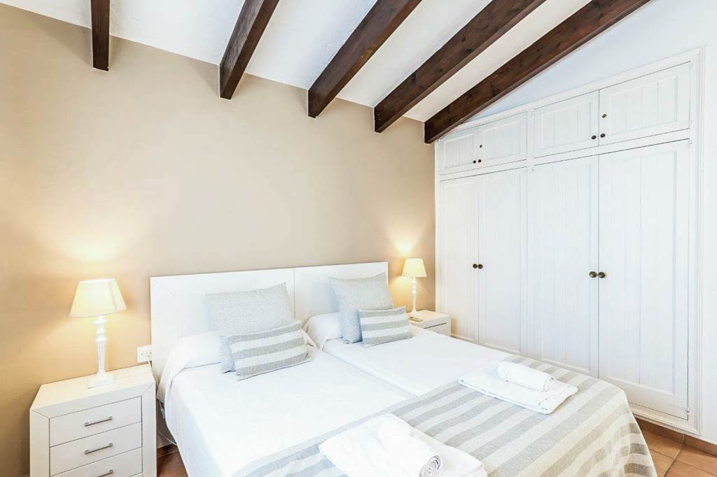 MAH_88832_Villa_Mariola_0125_12.jpg