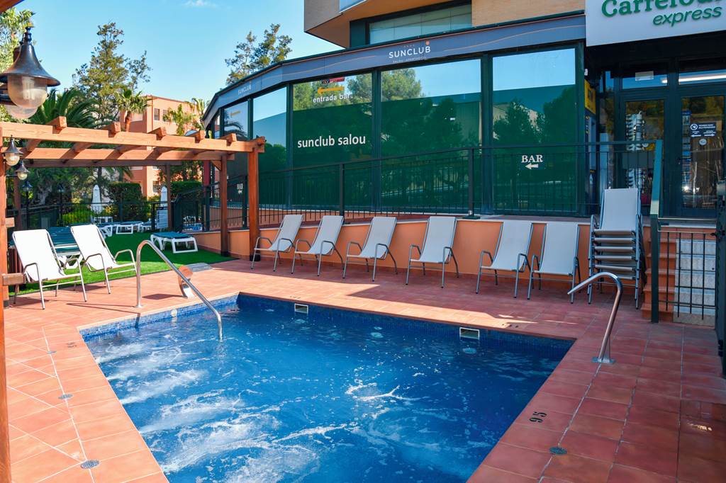 REU_77476_Aparthotel_SunClub_Salouu_1022_01.jpg
