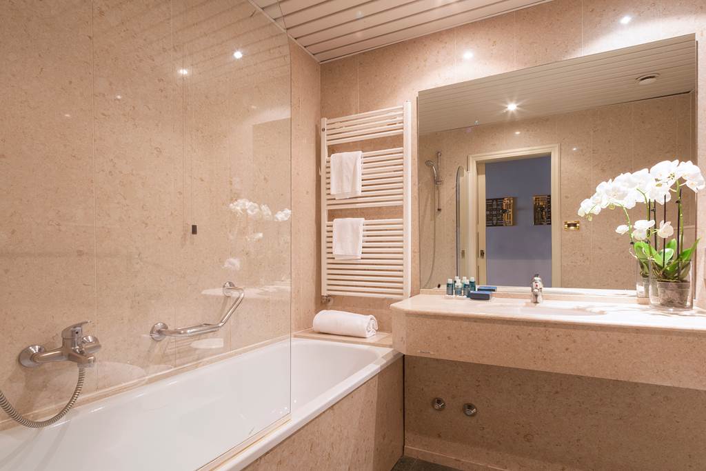 VRN_72875_Grand_Hotel_Gardone_0817_06.jpg