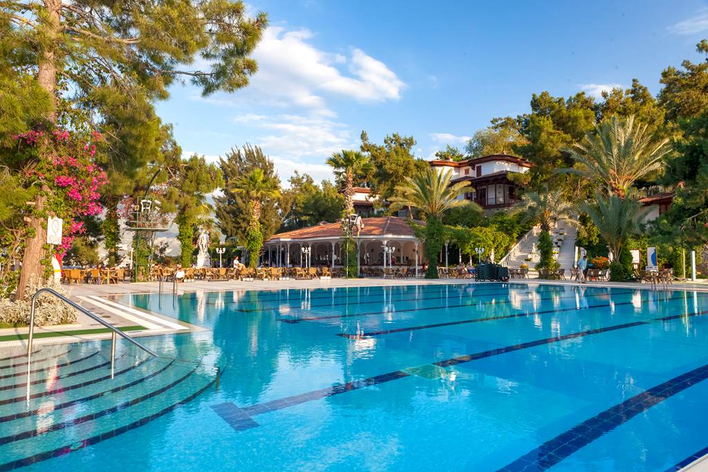 DLM_460_Letoonia_Club_Htl_0617_02.jpg