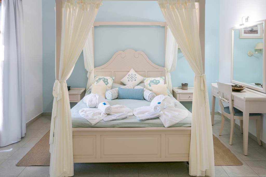 JSI_82704_Magic_Hotel_1220_03.jpg