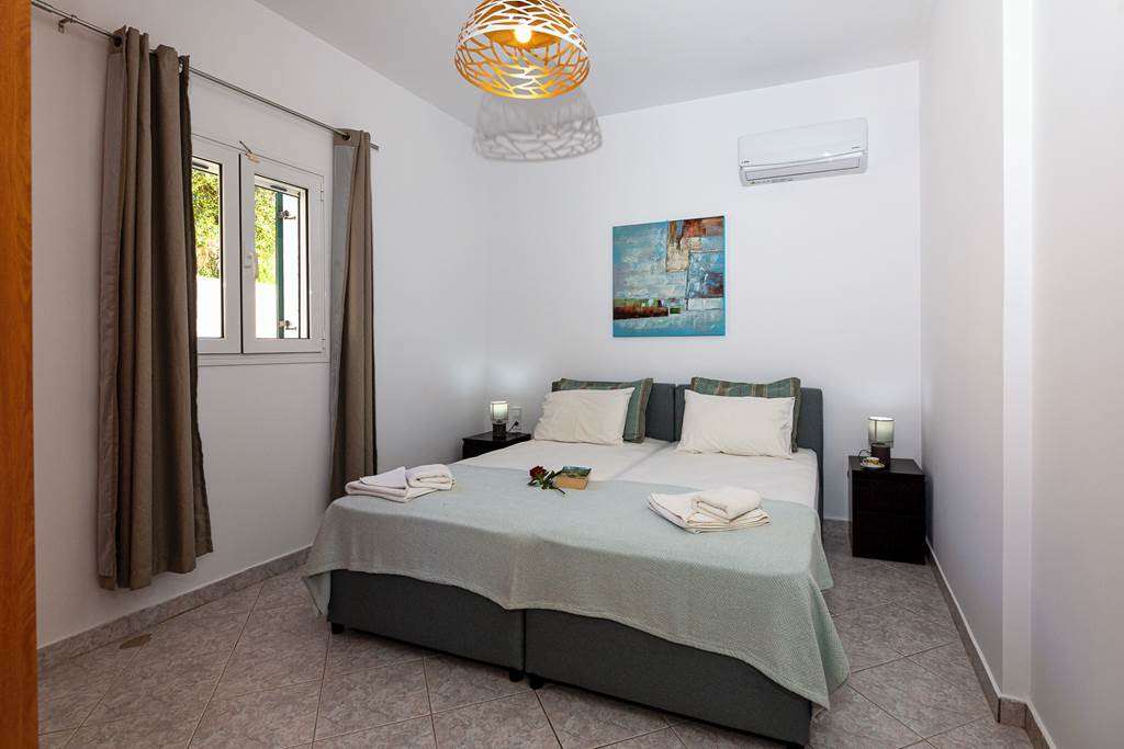 EFL_86515_Villa_George_1123_01.jpg