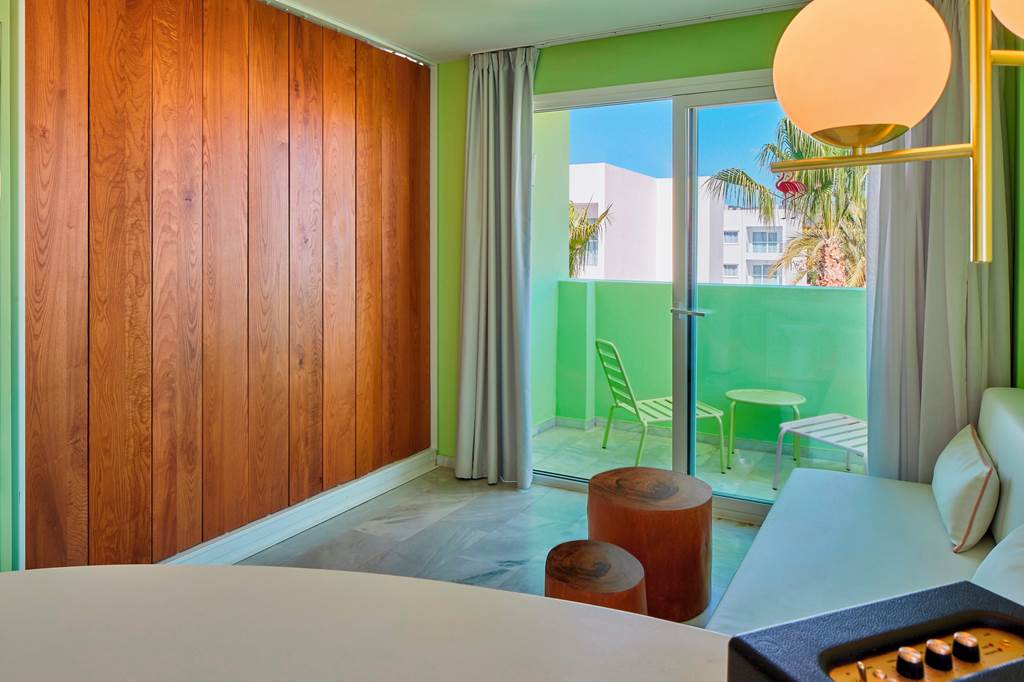IBZ_78706_Tropicana_Ibiza_Suites_1224_09.jpg