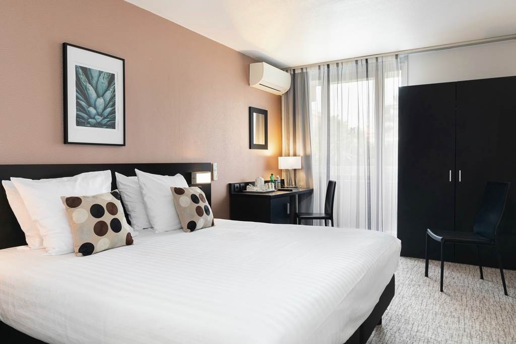 NCE_84450_Best_Western_Hotel_Mediterranee_Menton_1222_04.jpg