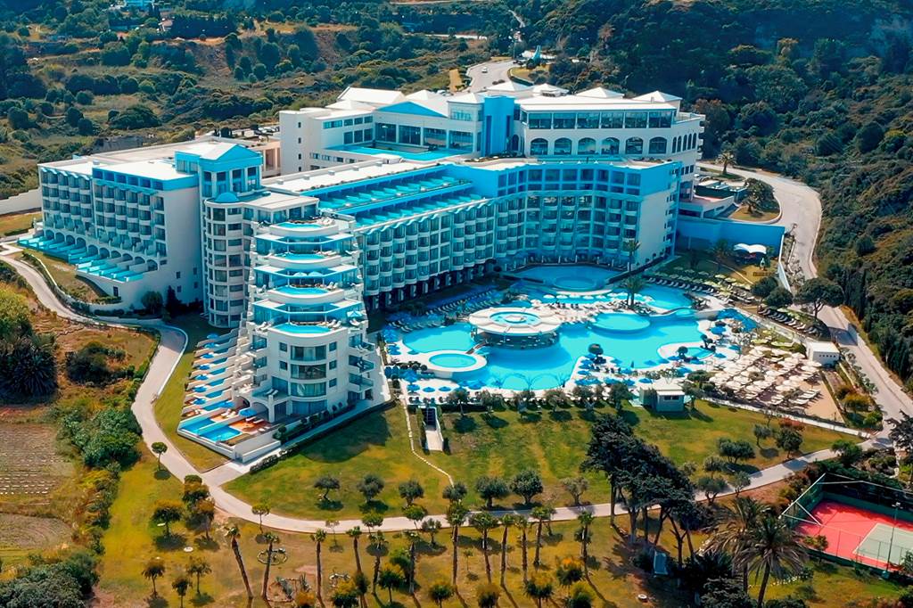 RHO_70905_Atrium_Platinum_Luxury_Resort_&_Spa_1224_01.jpg