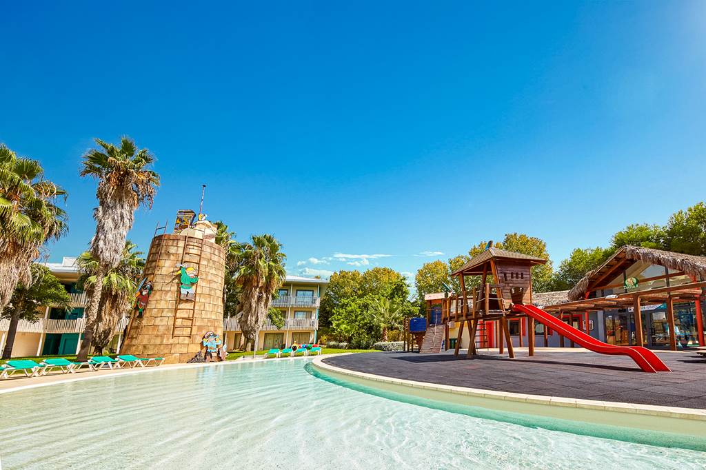 REU_68988_Hotel_Caribe_0418_04.jpg