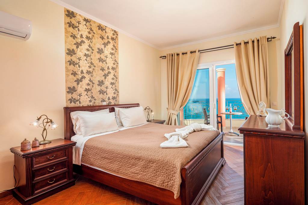 CFU_85698_Villa_Romanza_Alpha_1123_07.jpg