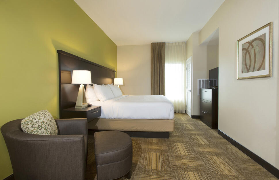 Staybridge-Suites-Orlando-at-SeaWorld-5.jpg