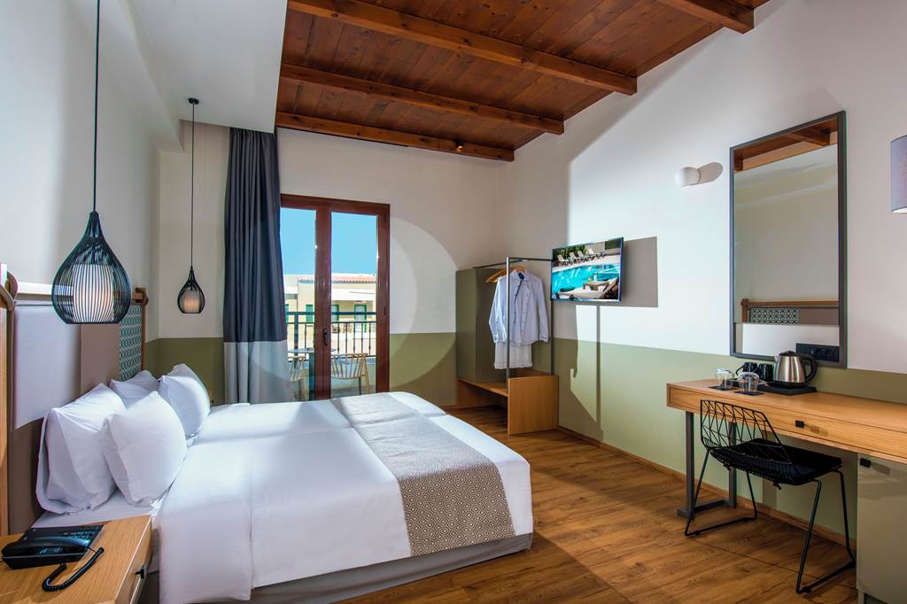 HER_86317_Petousis_Hotel_&_Suites_1123_05.jpg