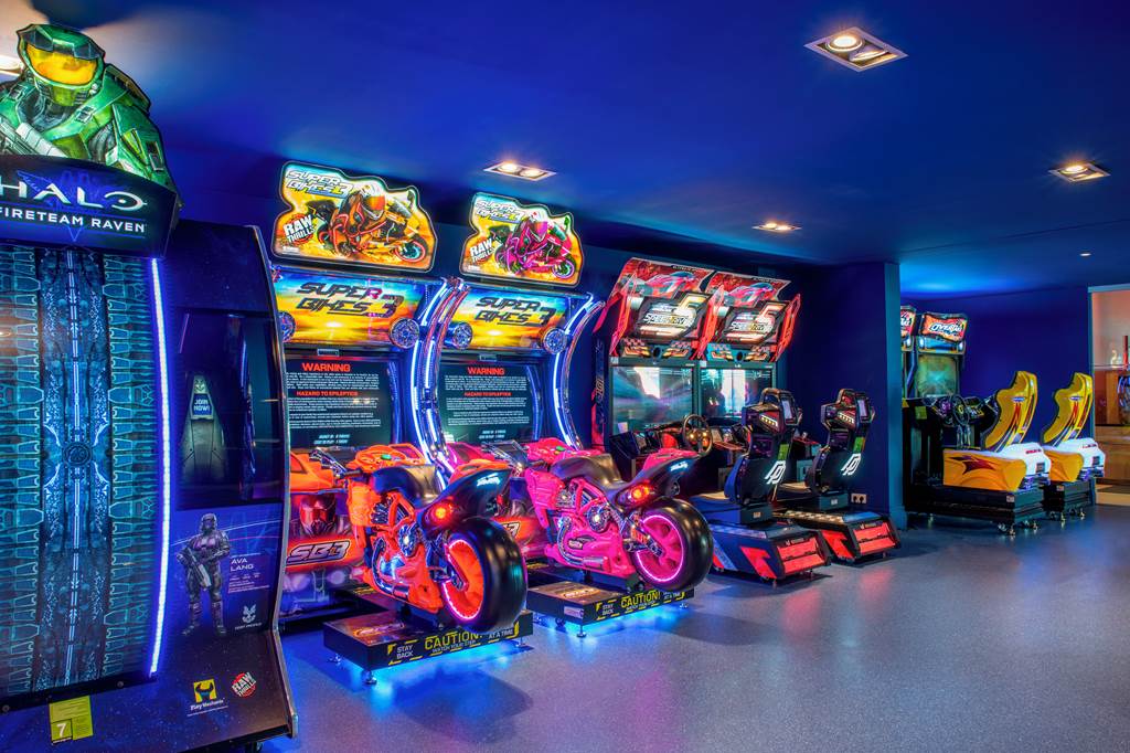 CDG_71075_Magic_Circus_Paris_0822_01.jpg