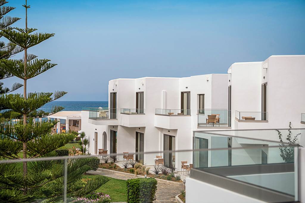 CHQ_86201_Geraniotis_Hotel_&_Resort_0724_01.jpg