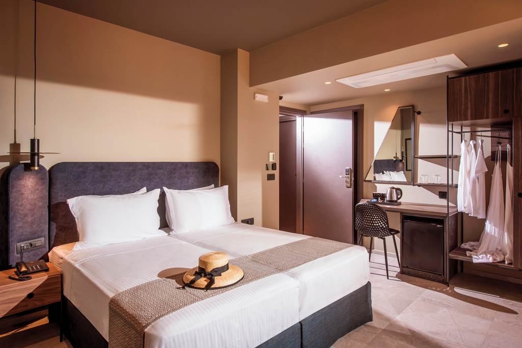 HER_86317_Petousis_Hotel_&_Suites_1123_21.jpg