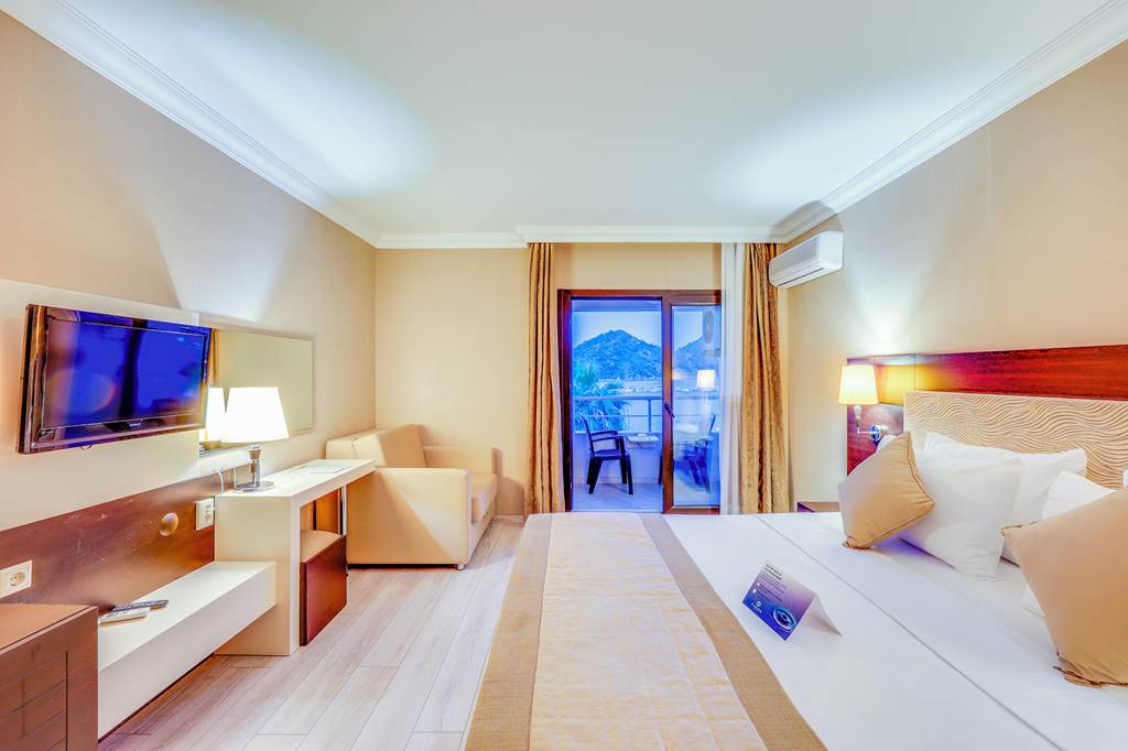 DLM_83960_Faros_Premium_Beach_Hotel_0224_01.jpg