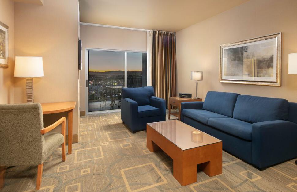 The-Platinum-Hotel-6.jpg