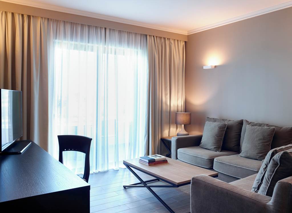 KGS_69605_Pelagos_Suites_Hotel_&_Spa_0924_26.jpg