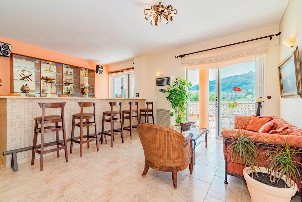 ZTH_80902_La_Sirena_Apartments_0819_07.jpg