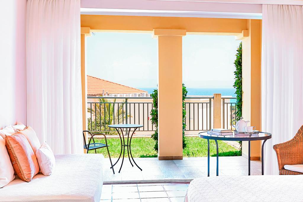 KLX_81378_Grecotel_LUXME_Oasis_at_Riviera_Olympia_1224_07.jpg