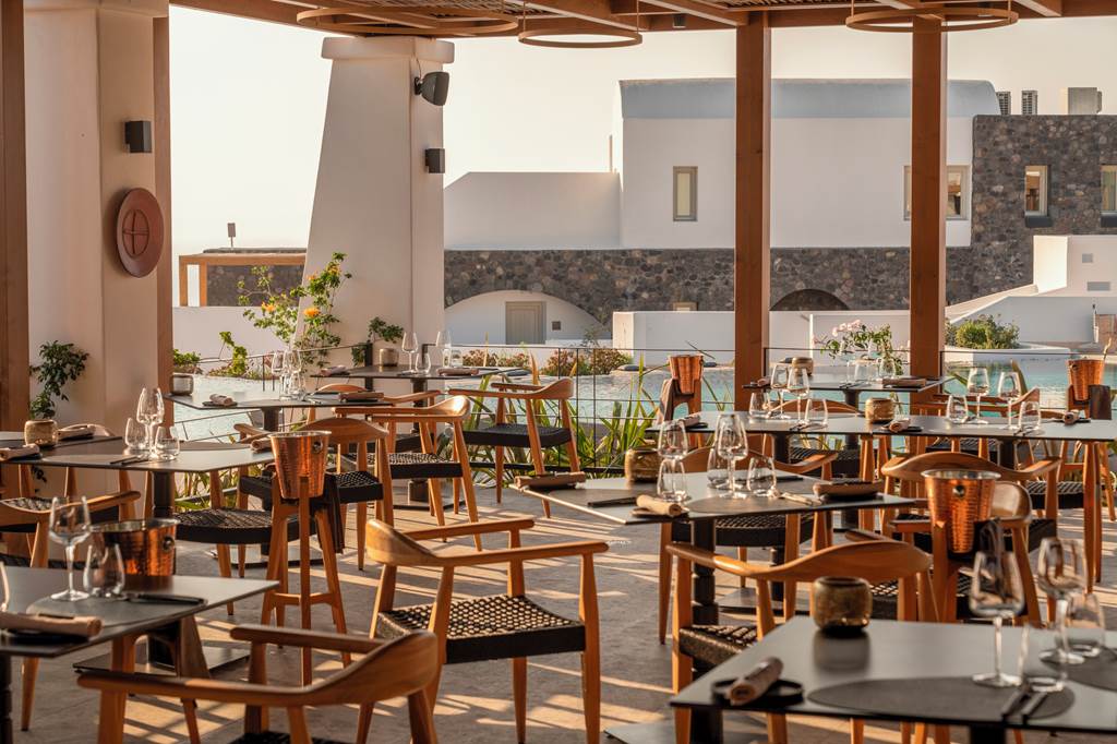 JTR_81478_Santo_Pure_Oia_Suites_&_Villas_1123_07.jpg