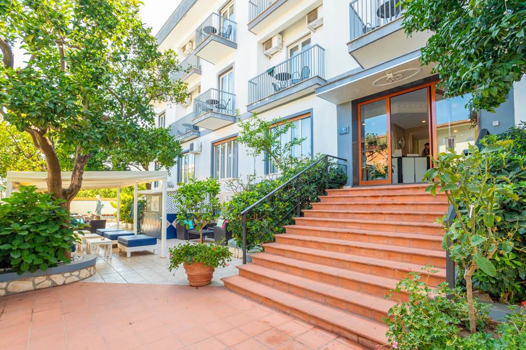 NAP_77992_Hotel_La_Pergola_1024_04.jpg