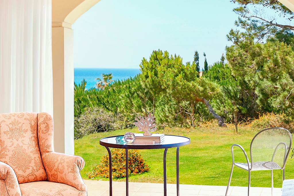 KLX_81378_Grecotel_LUXME_Oasis_at_Riviera_Olympia_1224_16.jpg