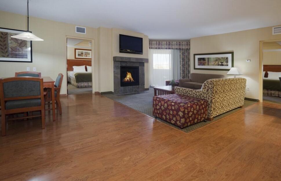 Holiday-Inn-Express-Hotel-Suites-St.-George-North-Zion-4.jpg
