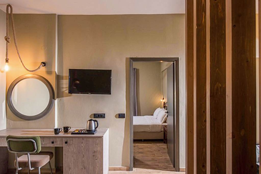 HER_86317_Petousis_Hotel_&_Suites_1223_01.jpg