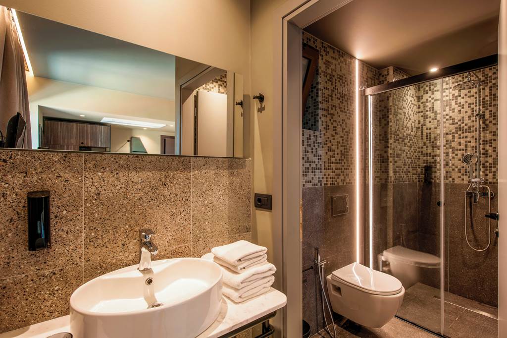HER_86317_Petousis_Hotel_&_Suites_1123_22.jpg