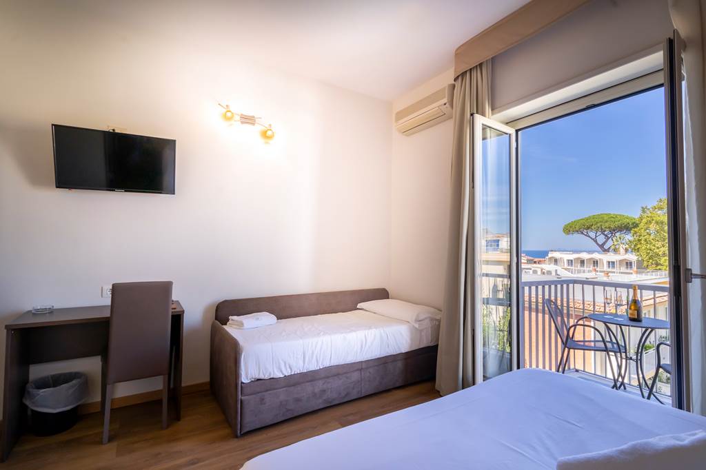 NAP_77992_Hotel_La_Pergola_0722_15.jpg