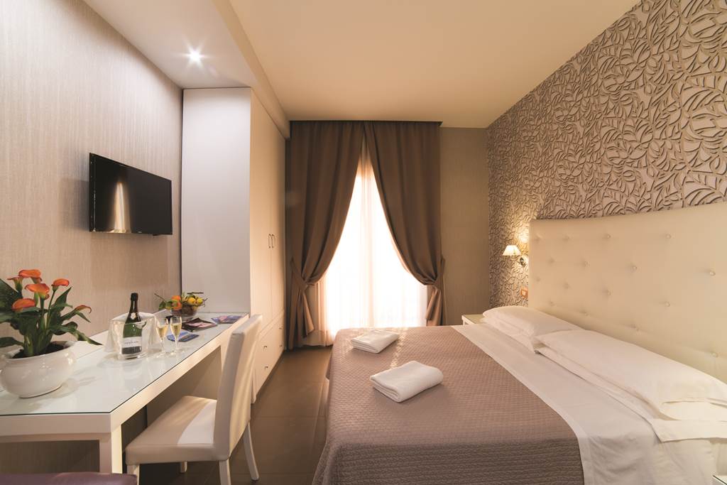 NAP_74307_Club_Sorrento_0517_14.jpg