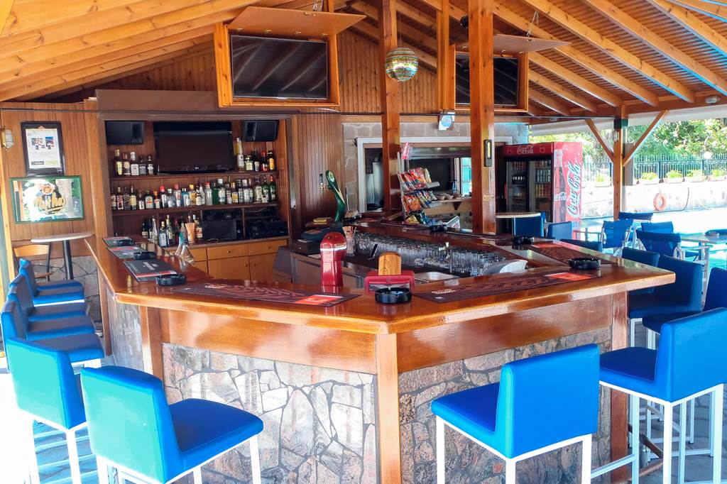 MJT_81327_Blue_Sky_Hotel_Lesvos_0120_04.jpg