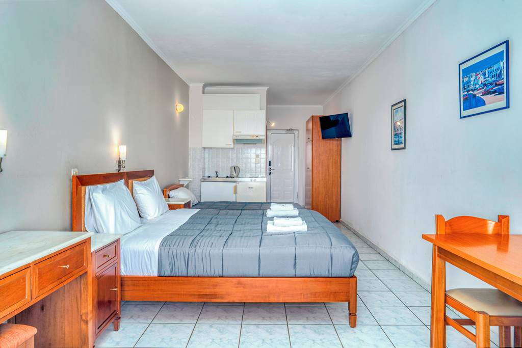 ZTH_83970_Dias_Hotel_0822_03.jpg