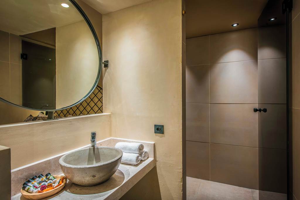 HER_86317_Petousis_Hotel_&_Suites_1123_17.jpg