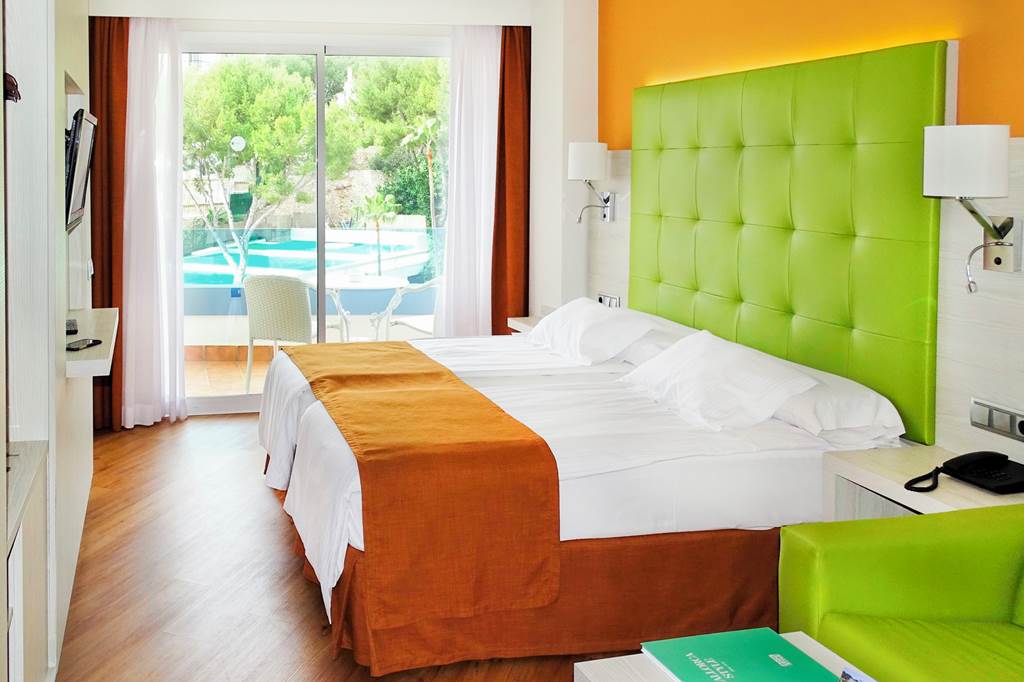 PMI_73855_Europe_Playa_Marina_0324_01.jpg