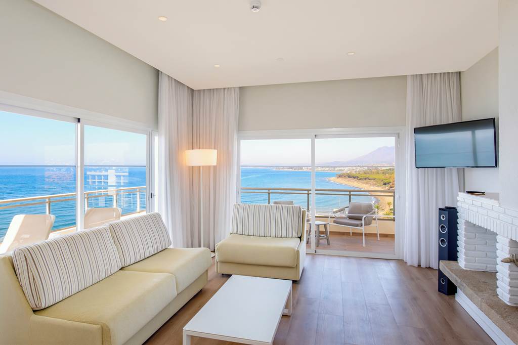 AGP_77427_Sol_Marbella_Estepona_0122_03.jpg