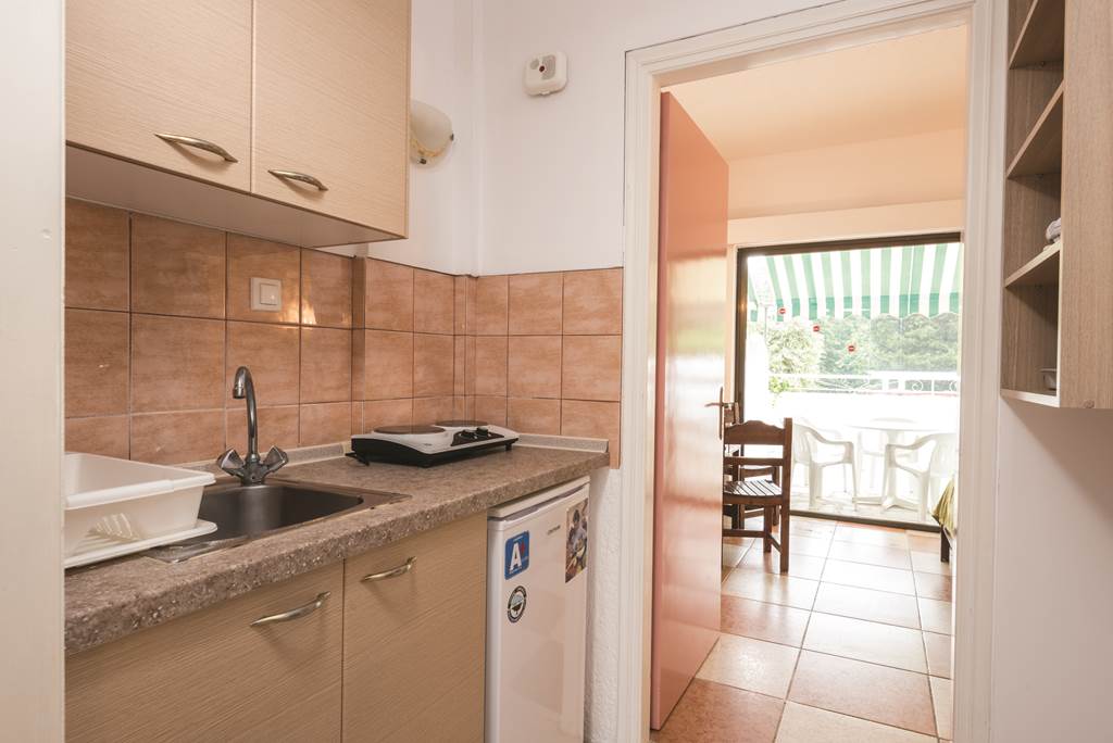 CFU_72092_Katia_Studios_Apartments_0716_15.jpg