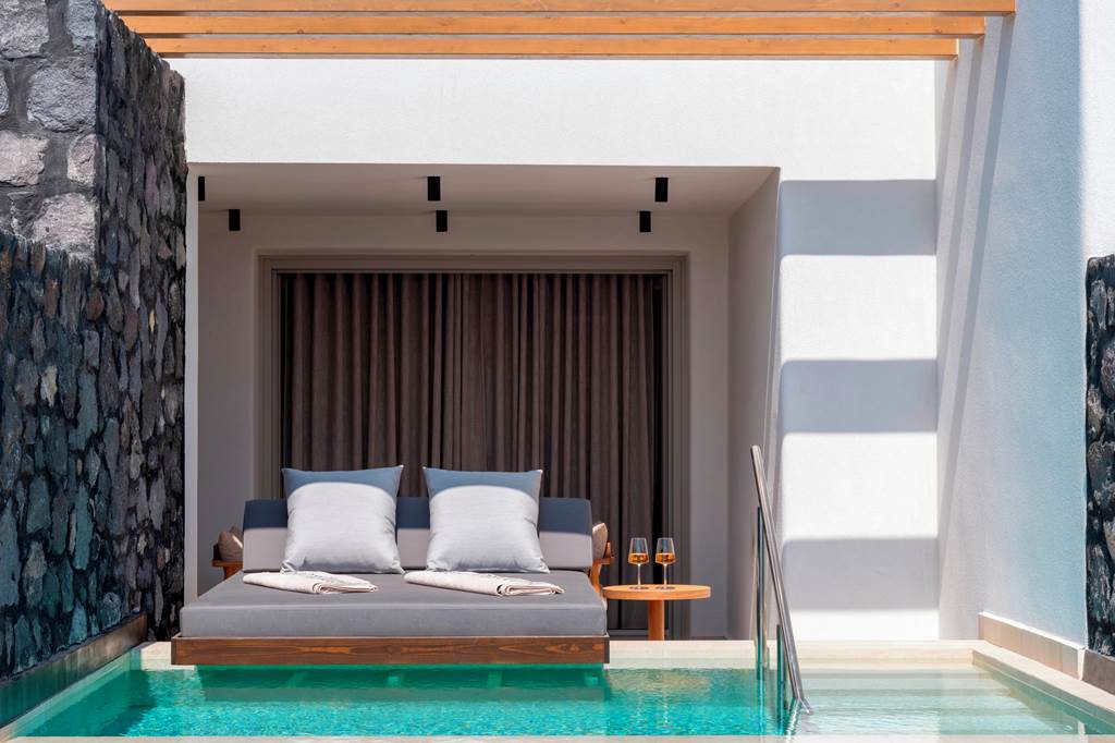 JTR_81478_Santo_Pure_Oia_Suites_&_Villas_1123_05.jpg