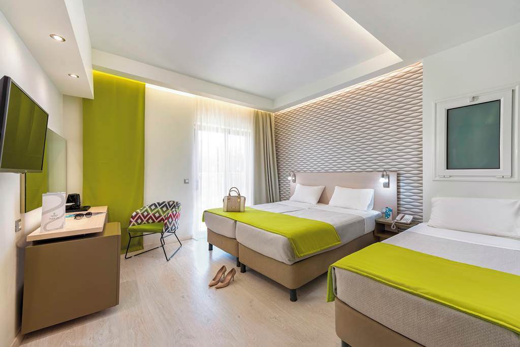 RHO_81560_Semiramis_City_Hotel_1119_02.jpg