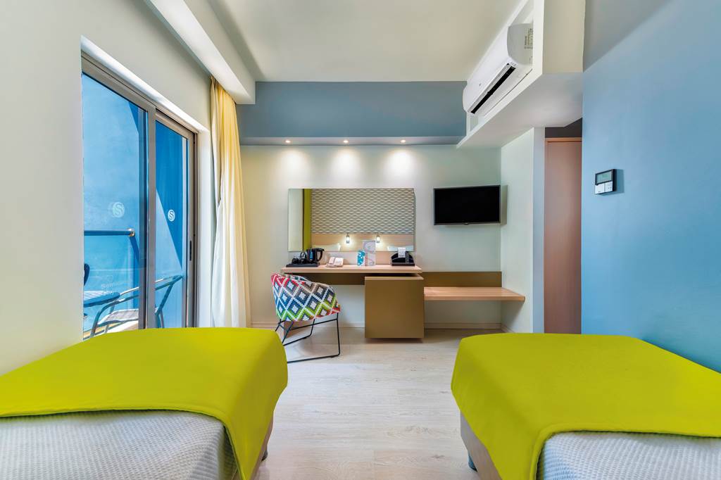 RHO_81560_Semiramis_City_Hotel_1119_21.jpg