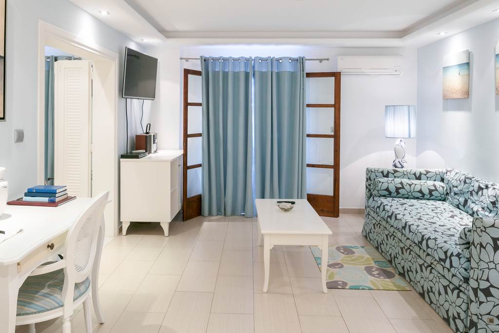 JSI_82704_Magic_Hotel_1220_25.jpg