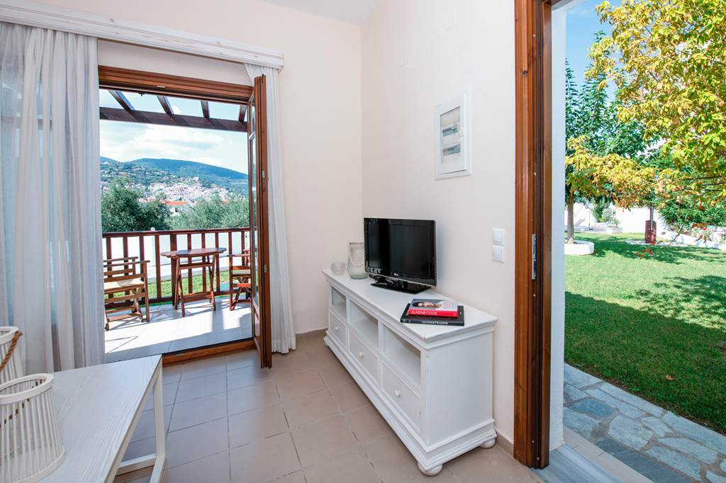 JSI_84195_Skopelos_Summer_Homes_1122_13.jpg