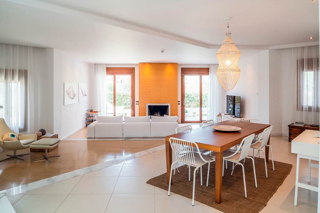 RHO_84209_Love_White_Villa_0922_11.jpg