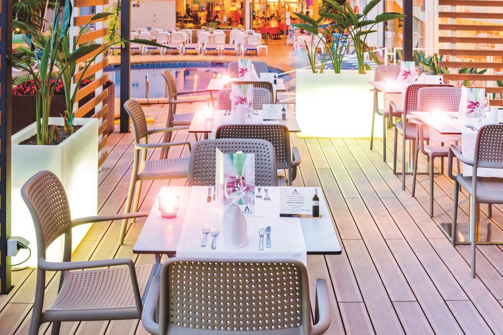 GRO_73469_Aqua_HTL_Promenade_0915_11.jpg