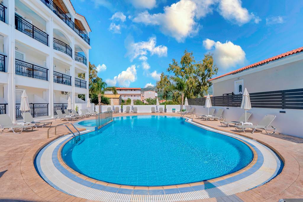 ZTH_83970_Dias_Hotel_0822_01.jpg