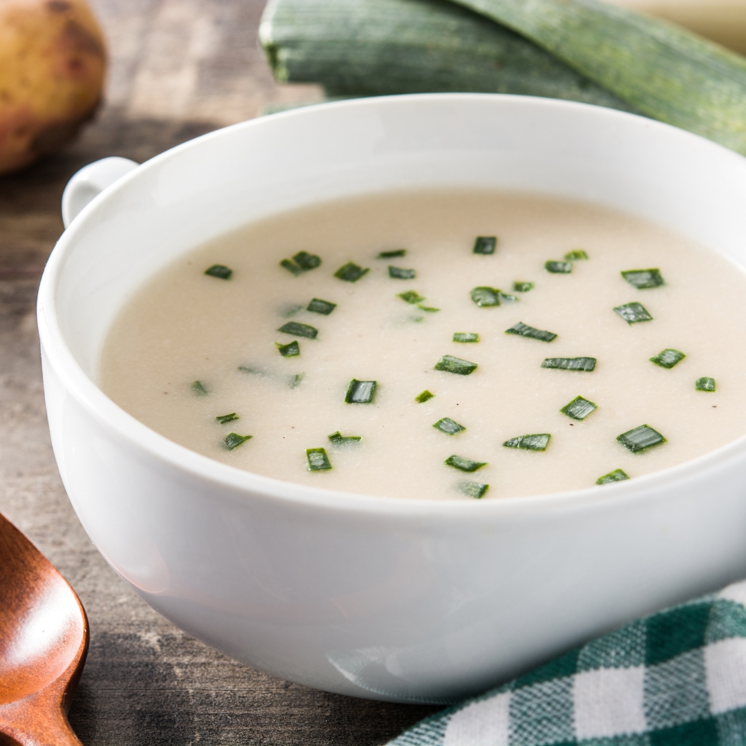 Vichyssoise soup - french cold potato-leek soup (traditional & Thermomix)