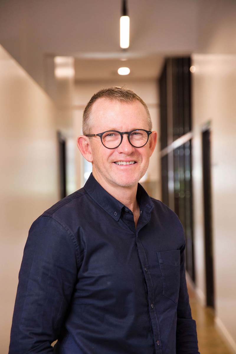 Dr Clive Williams