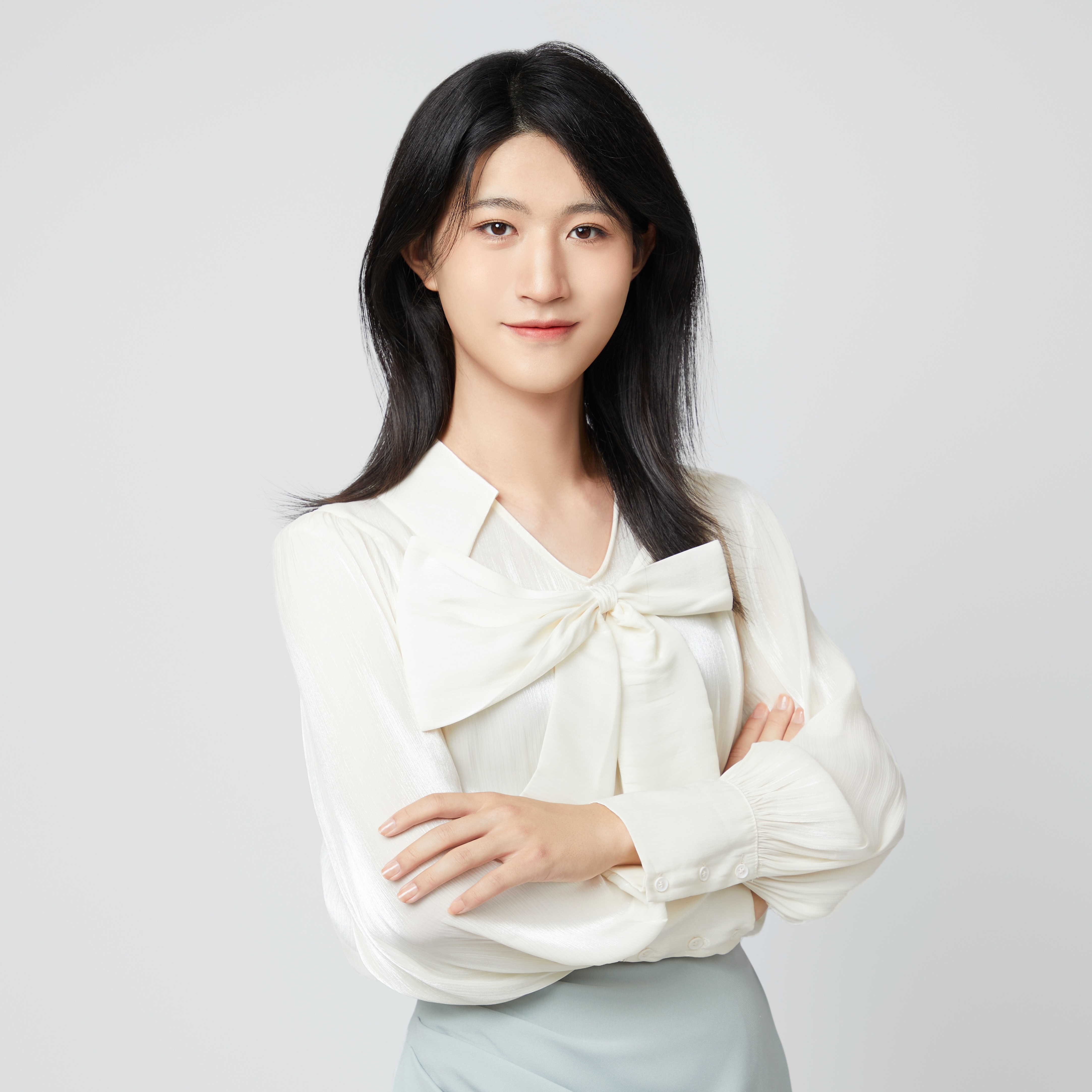 Headshot of Zhuoran (Elara) Liu