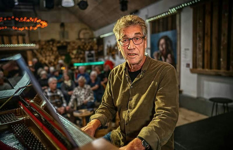 SÅ ER DER FÆLLESSANG IGEN PÅ GNISTEN