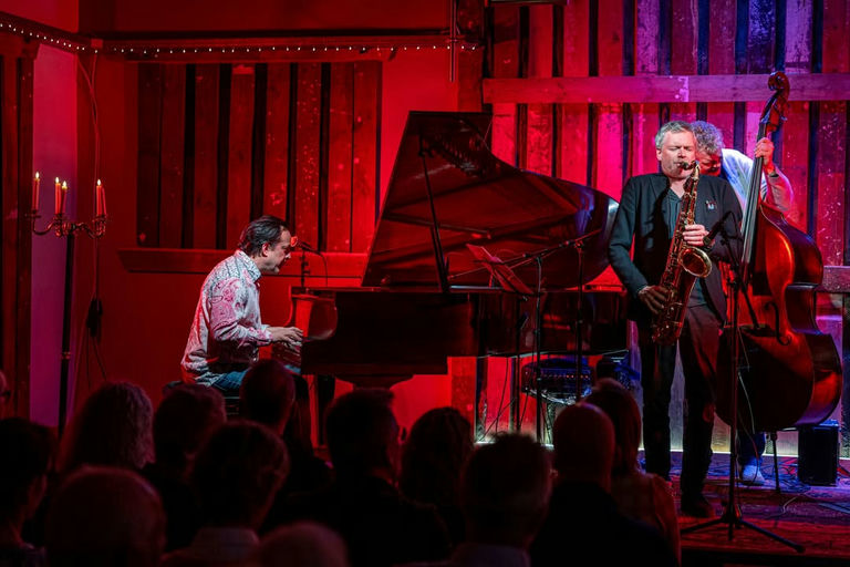STJERNE-JAZZ PÅ GNISTEN